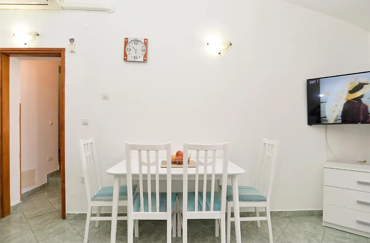Apartments Zlata 2222 Pula Croatia