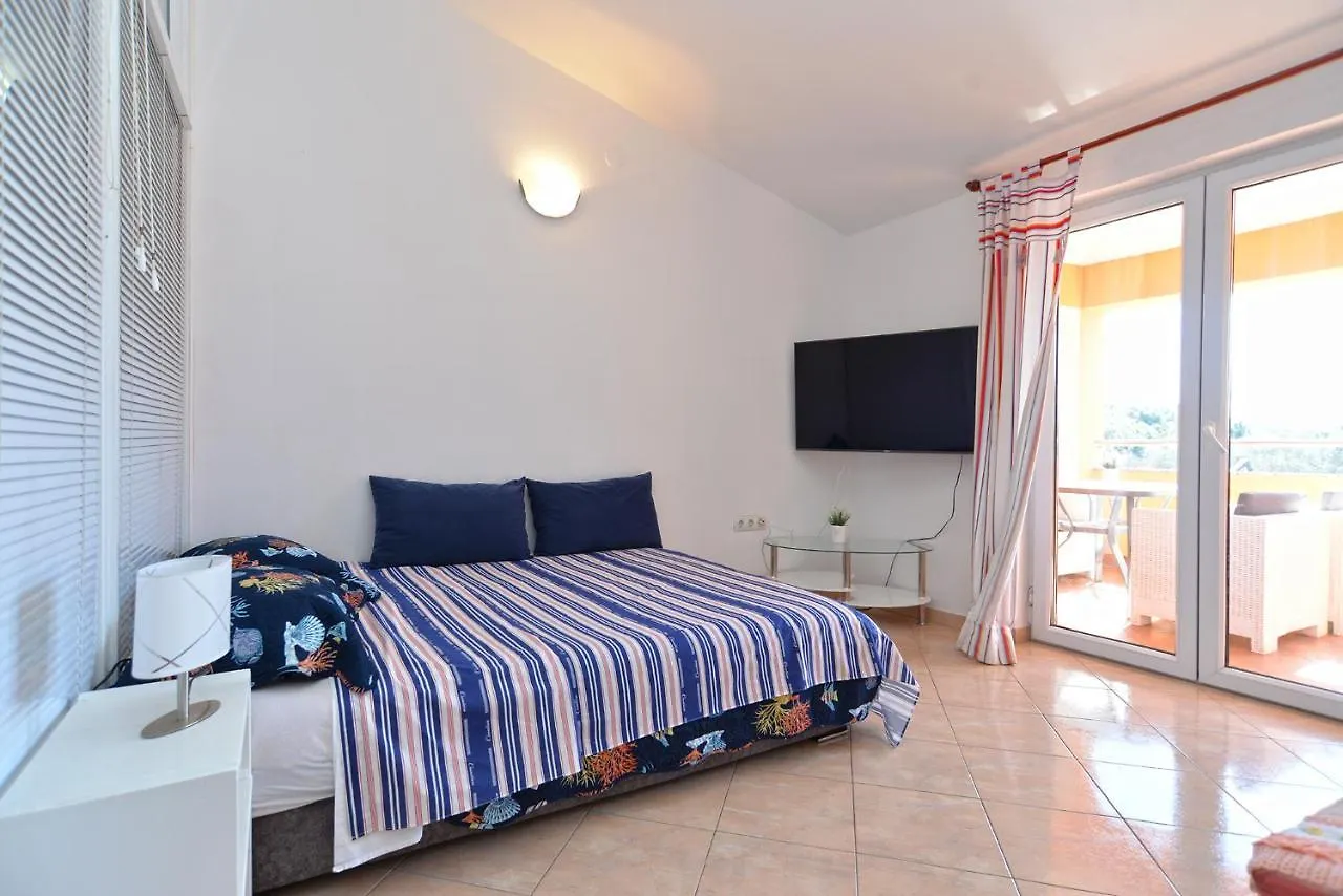 Apartments Zlata 2222 Pula 0*,  Croatia